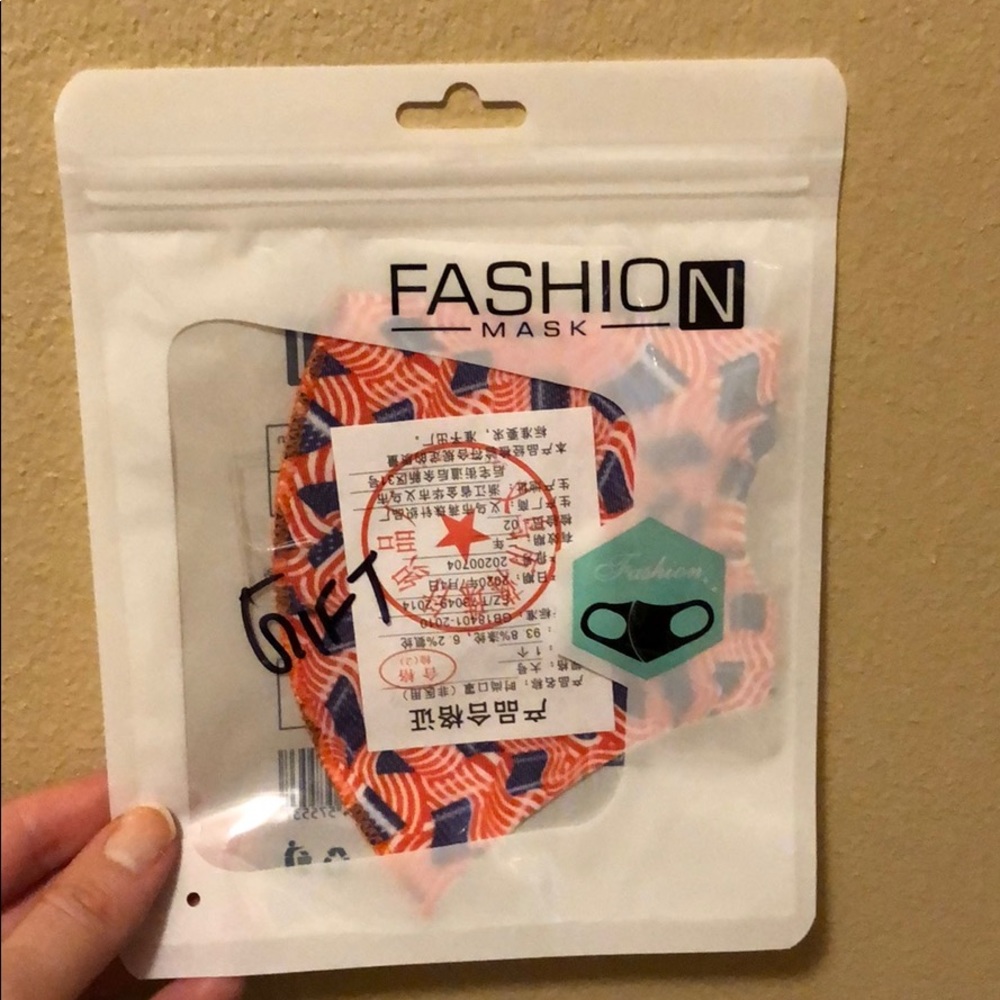 Fashion mask